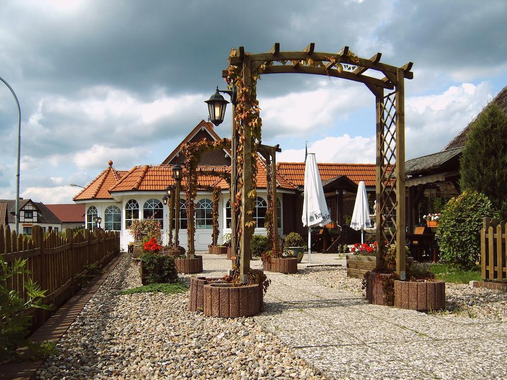 Hotel -Winterfelder Hof Apenburg-Winterfeld Eksteriør bilde